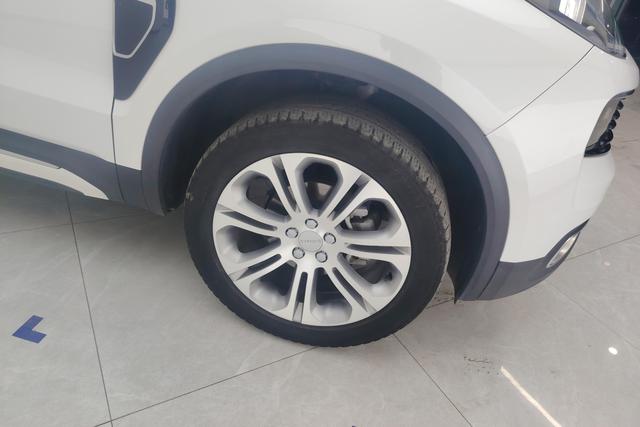 Lynk & Co 01 2019 2.0 T 2 WD Pro VI — фото 9