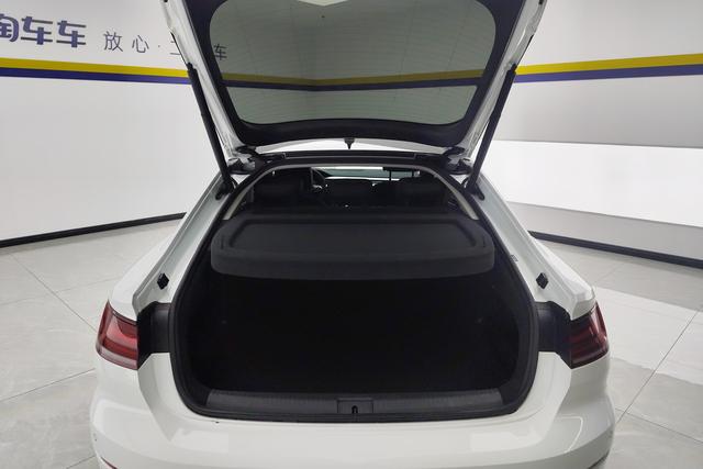 Volkswagen CC 2023 380 TSI — фото 17