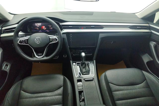 Volkswagen CC 2023 380 TSI — фото 12