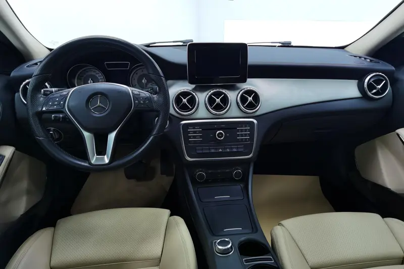 Mercedes-Benz GLA — фото 9