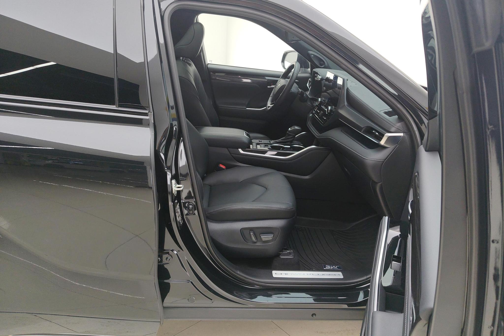 Toyota Crown Kluger 2022 2.5L HEV Flagship