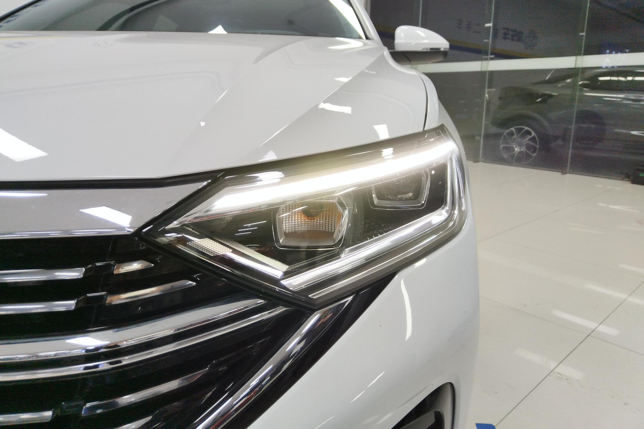 Volkswagen Sagitar 2023 300TSI DSG