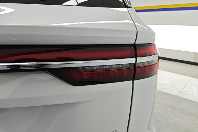 Geely Monjaro (Xingyue L) — фото 10