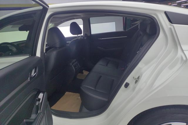 Nissan Teana 2021 2.0 L XL — фото 16