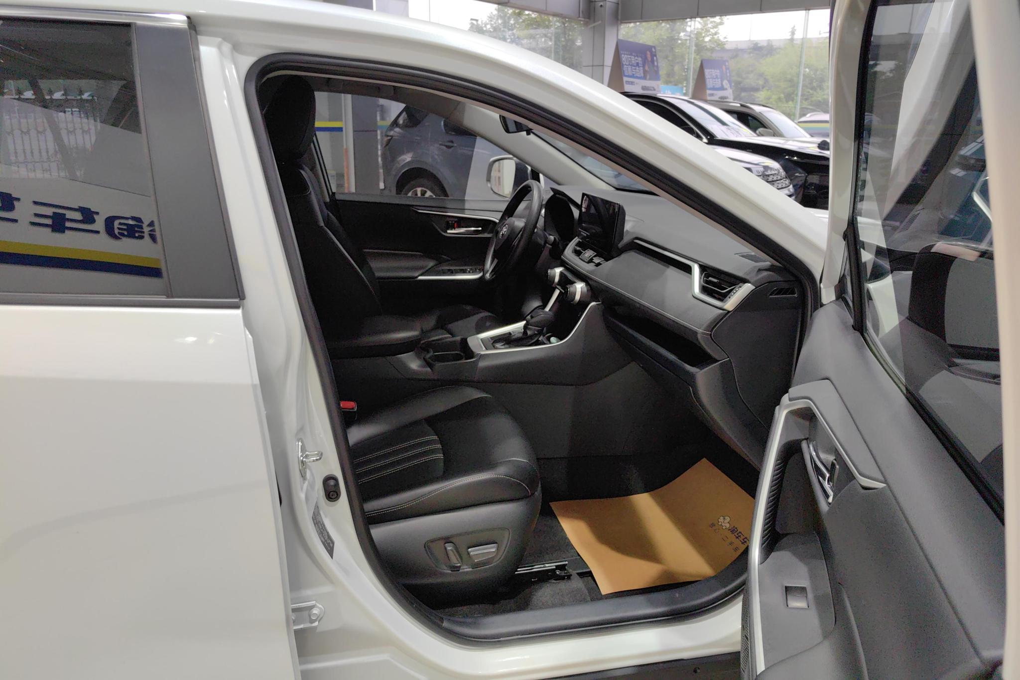 Toyota RAV4 2023 2.0L CVT