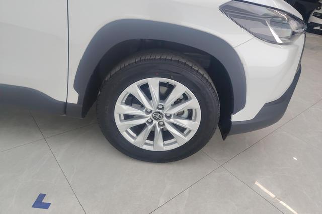 Toyota Corolla Cross 2024 2.0 L CVT — фото 8