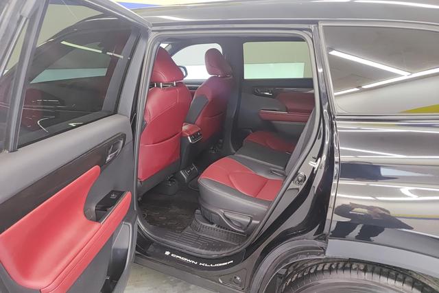 Toyota Crown Kluger 2023 2.5 L E-CVT 4 WD — фото 15