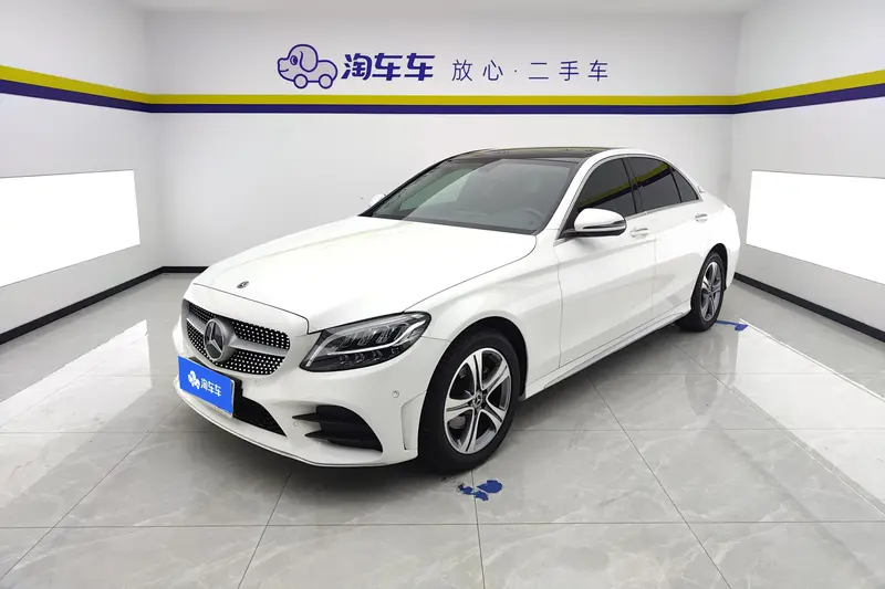 Mercedes-Benz C-Class — фото 1