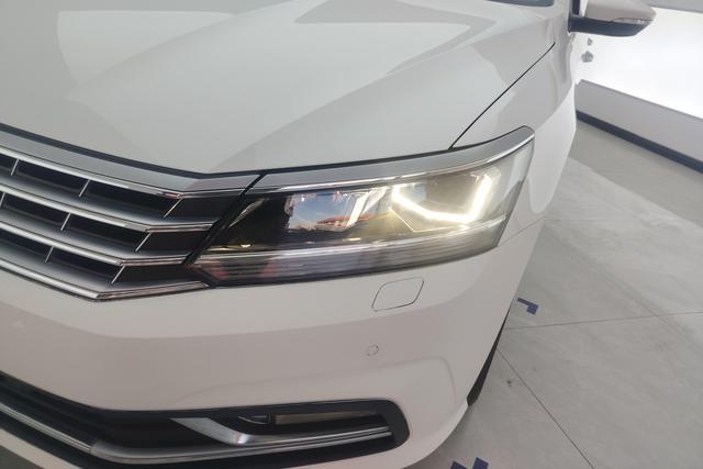 Volkswagen Passat 2017 — фото 4