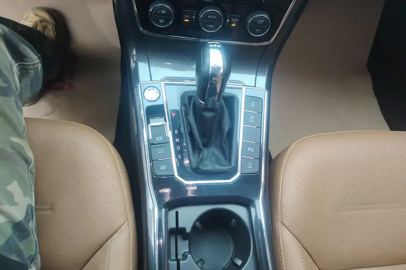 Volkswagen Passat — фото 10