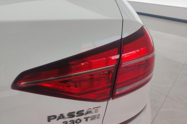 Volkswagen Passat 2017 — фото 5
