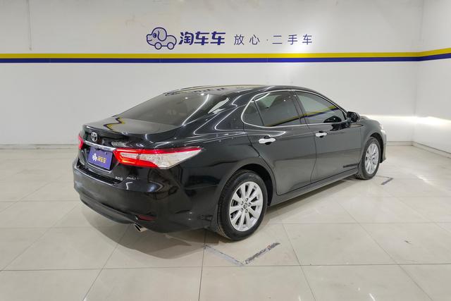 Toyota Camry 2019 2.0 G — фото 3