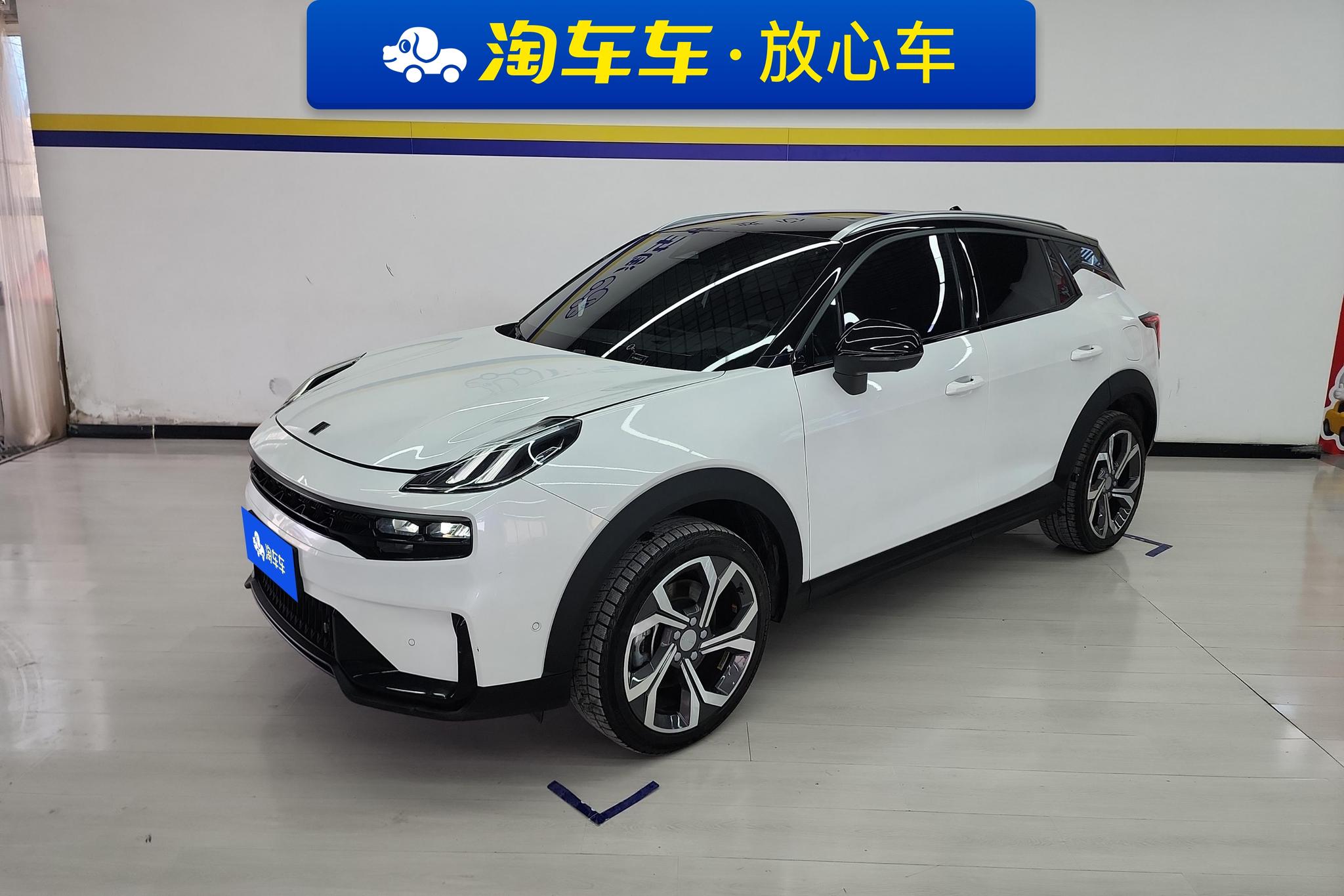 Lynk & Co 06