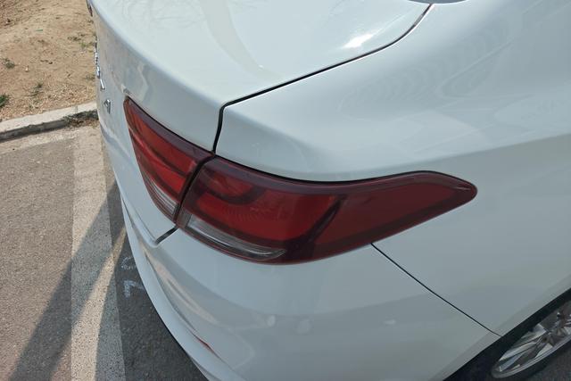 Hyundai Elantra — фото 11