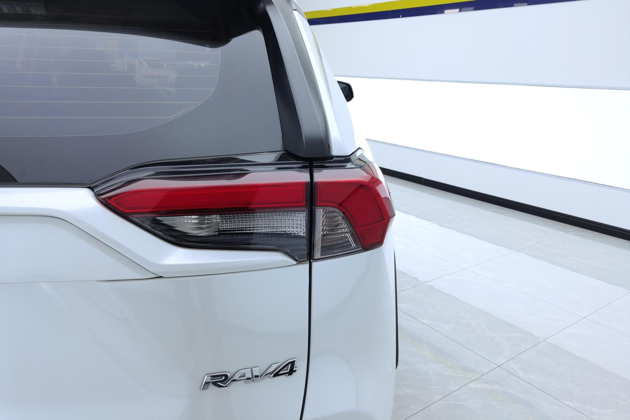 Toyota RAV4 2021 2.0L CVT