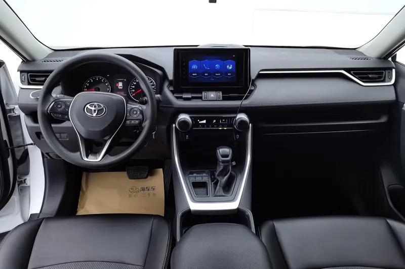 Toyota RAV4 — фото 9