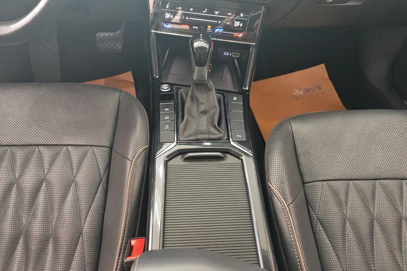 Volkswagen Passat — фото 10
