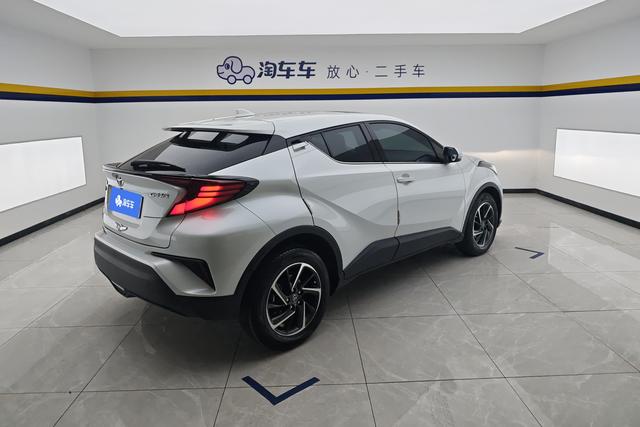 Toyota C-HR 2023 2.0 L — фото 3