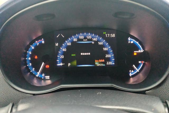 Toyota C-HR 2023 2.0 L — фото 13