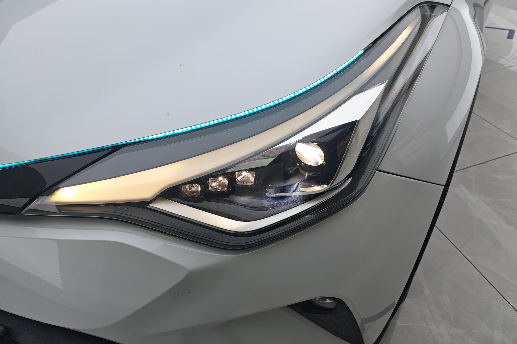 Toyota C-HR 2023 2.0L Luxury