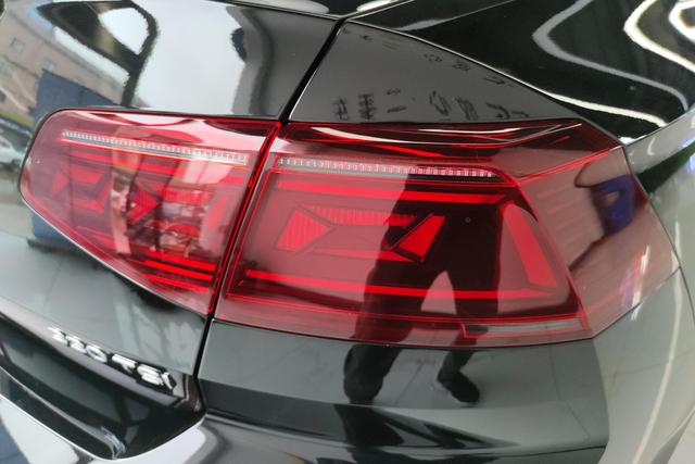 Volkswagen Magotan 2025 330 TSI DSGLuxury — фото 6