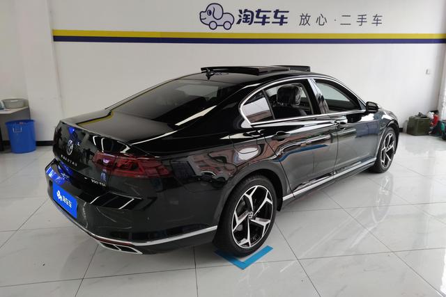 Volkswagen Magotan 2025 330 TSI DSGLuxury — фото 3