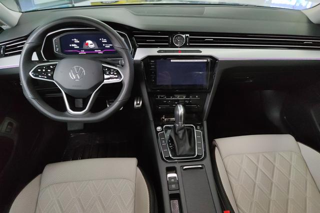 Volkswagen Magotan 2025 330 TSI DSGLuxury — фото 12