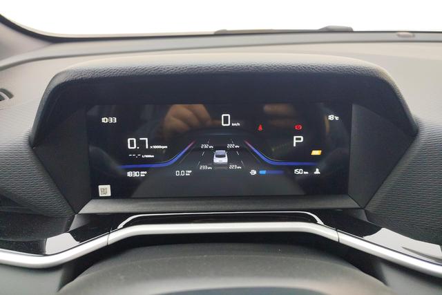 Geely Coolray 2025 L 1.5 TD DCT — фото 13