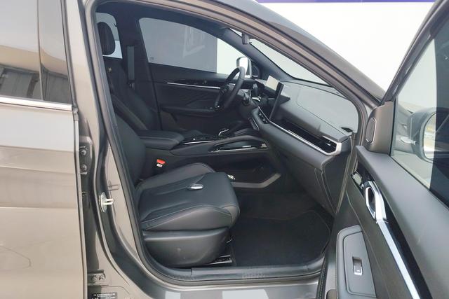 Geely Coolray 2025 L 1.5 TD DCT — фото 15