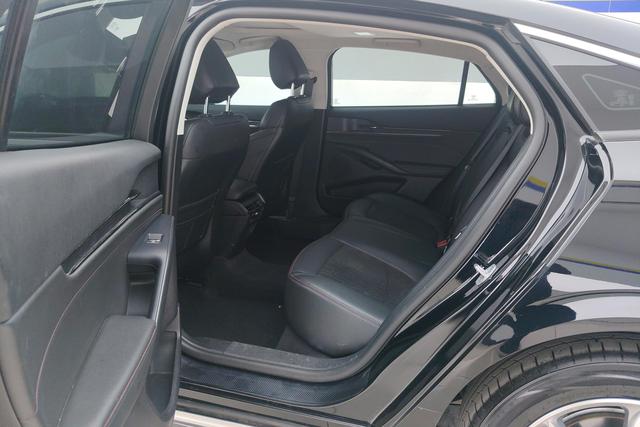 Ford Mondeo 2022 Eco Boost 245 Luxury — фото 16