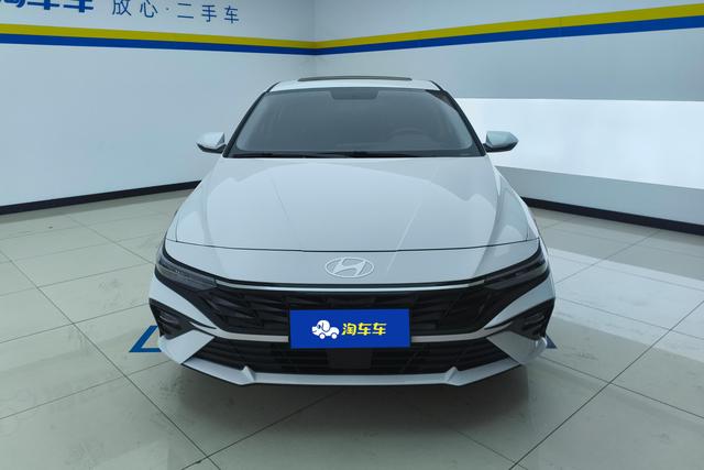 Hyundai Elantra 2023 1.5 L CVT GLX — фото 2