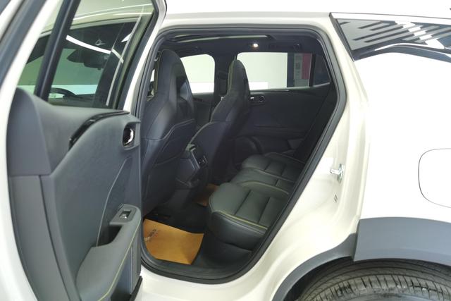 Lynk & Co 06 2025 Renew 1.5 T Pro — фото 15