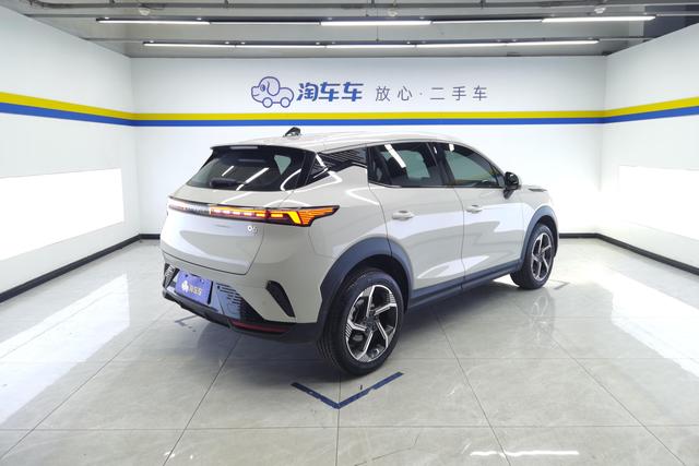 Lynk & Co 06 2025 Renew 1.5 T Pro — фото 3