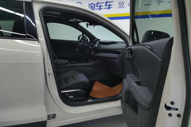 Lynk & Co 06 2025 Renew 1.5 T Pro — фото 16