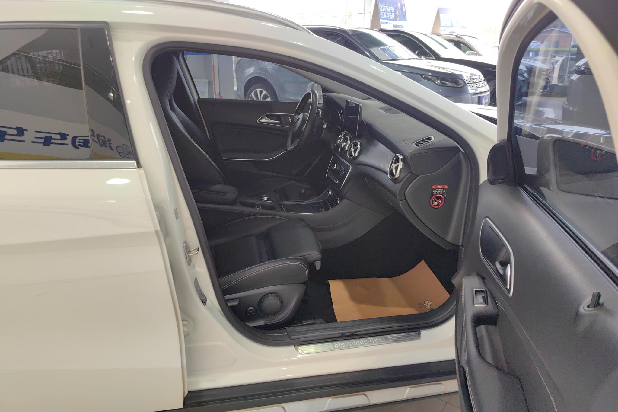 Mercedes-Benz GLA 2018 GLA 200 Fashion