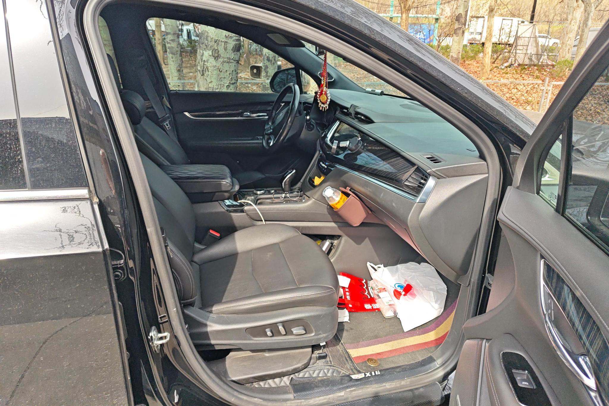 Cadillac XT6 2021 2.0T мест Luxury
