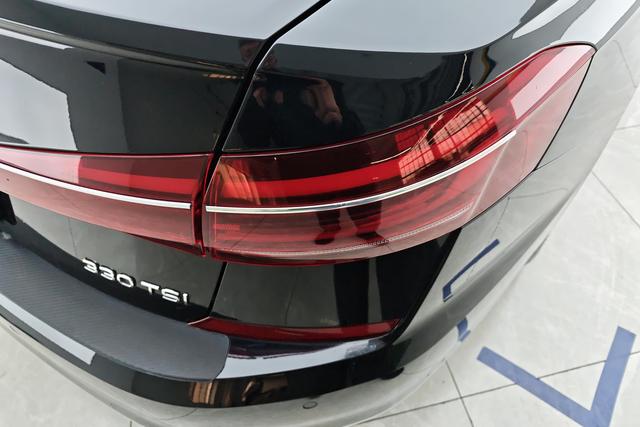 Volkswagen Passat 2022 330 TSI — фото 11