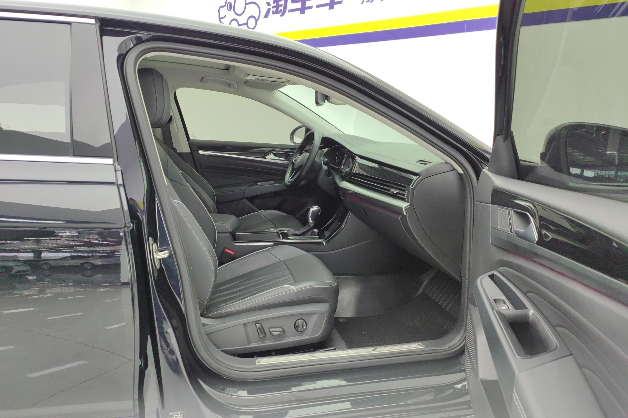 Volkswagen Passat 2023 330TSI Luxury
