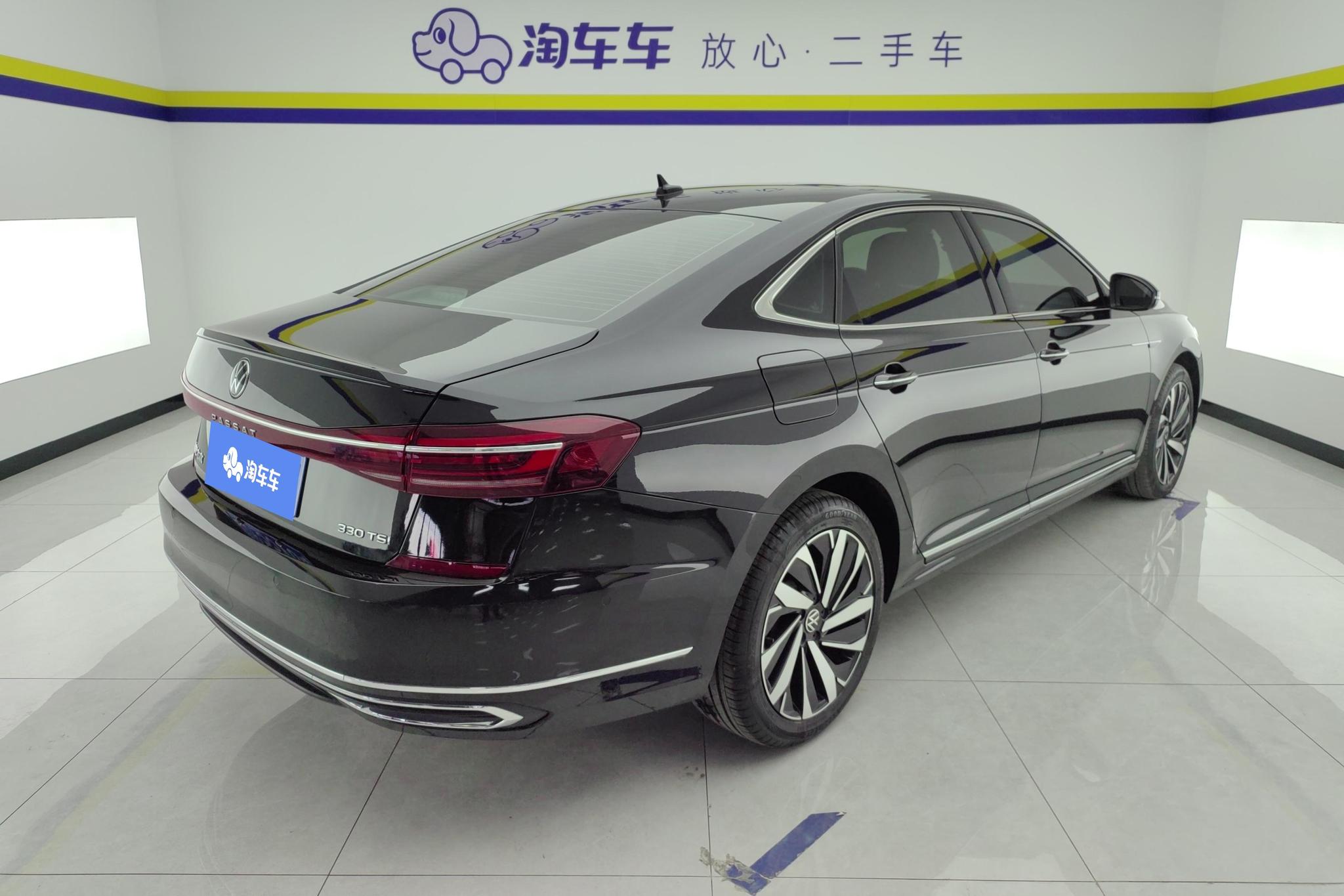 Volkswagen Passat 2023 330TSI Luxury