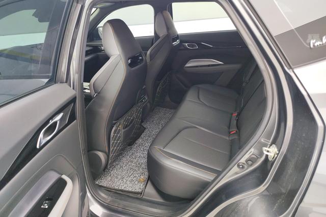Changan Auchan Z6 2022 1.5 T DCT — фото 16