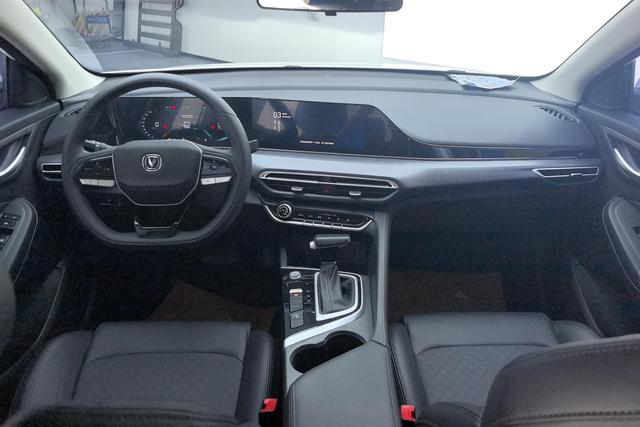 Changan Eado 2022 PLUS 1.6 L GDI CVTLuxury — фото 12