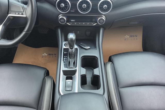 Nissan Sylphy 2023 1.6 L CVT — фото 14