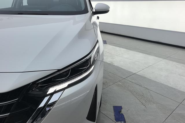 Nissan Sylphy 2023 1.6 L CVT — фото 4