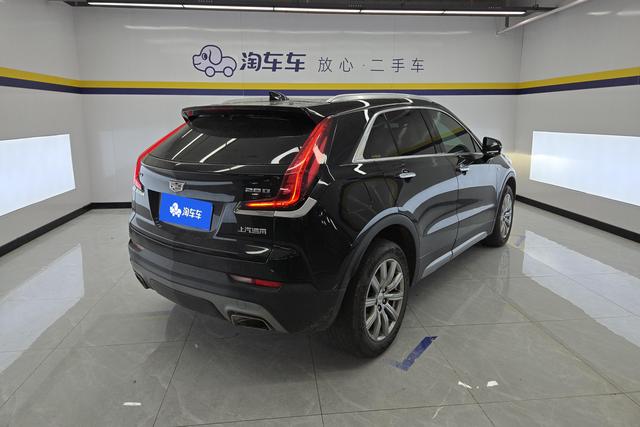 Cadillac XT4 2020 28 T 2 WDLuxury — фото 3