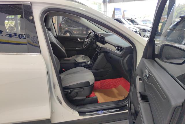 Ford Escape 2020 Eco Boost 245 2 WD — фото 11