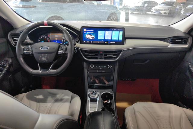 Ford Escape 2020 Eco Boost 245 2 WD — фото 12