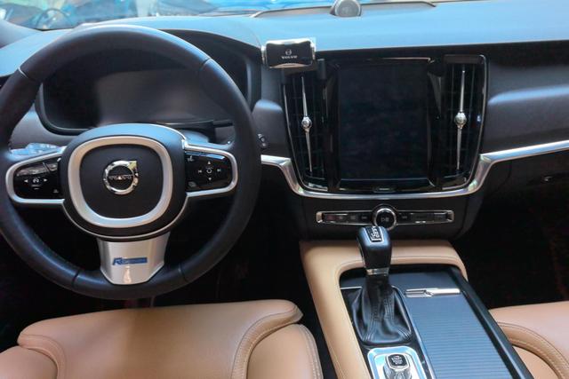Volvo V90 2017 Cross Country T 5 AWD — фото 11