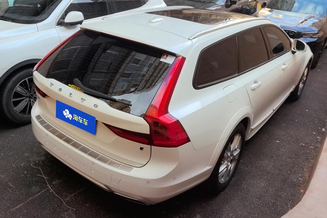 Volvo V90 2017 Cross Country T 5 AWD — фото 3