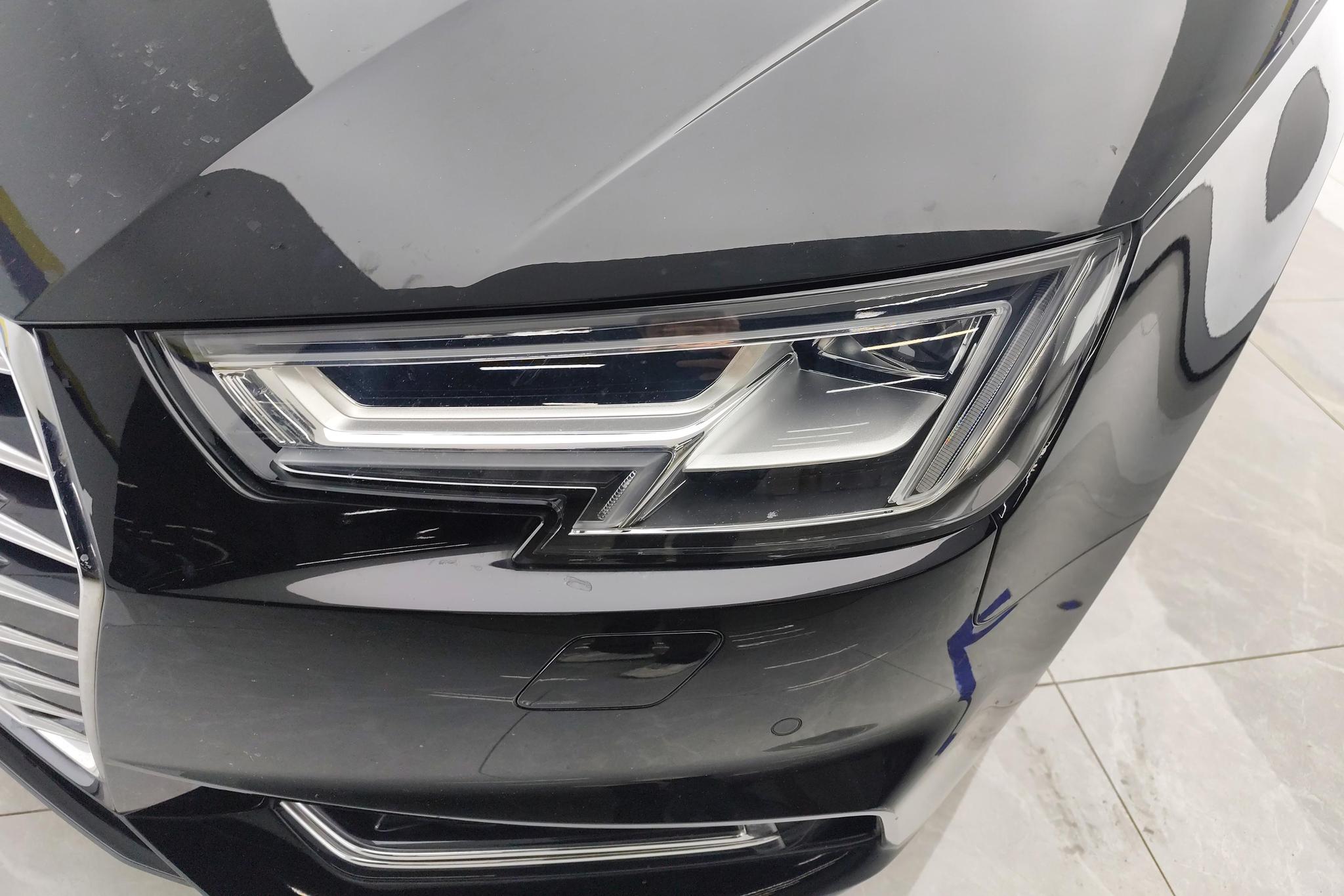 Audi A4L 2019 40 TFSI VI