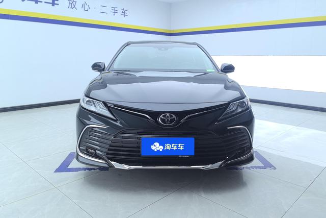 Toyota Camry 2023 2.5 G — фото 2